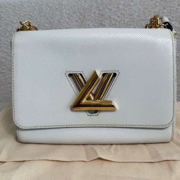 Authentic Louis Vuitton Twist MM - Picture 1 of 16